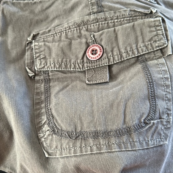 Natural reflections, utility style pants - Picture 5 of 5